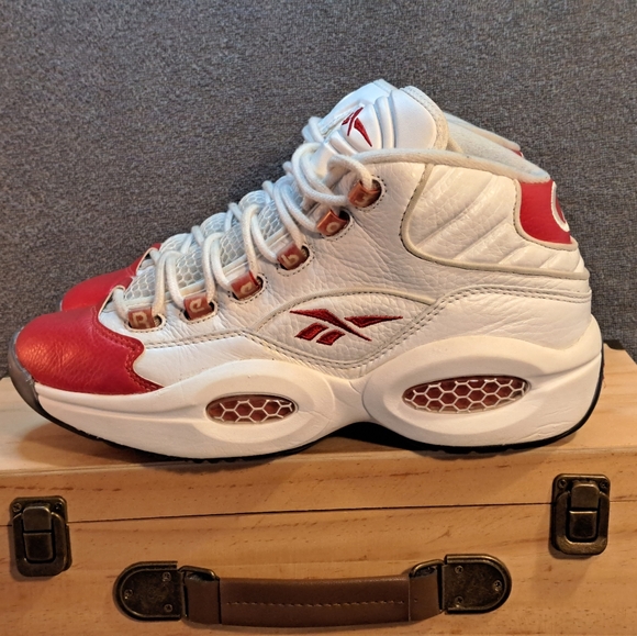Reebok Men's Allen Iverson Question Basketball Shoes, Size 8 - Picture 1 of 11